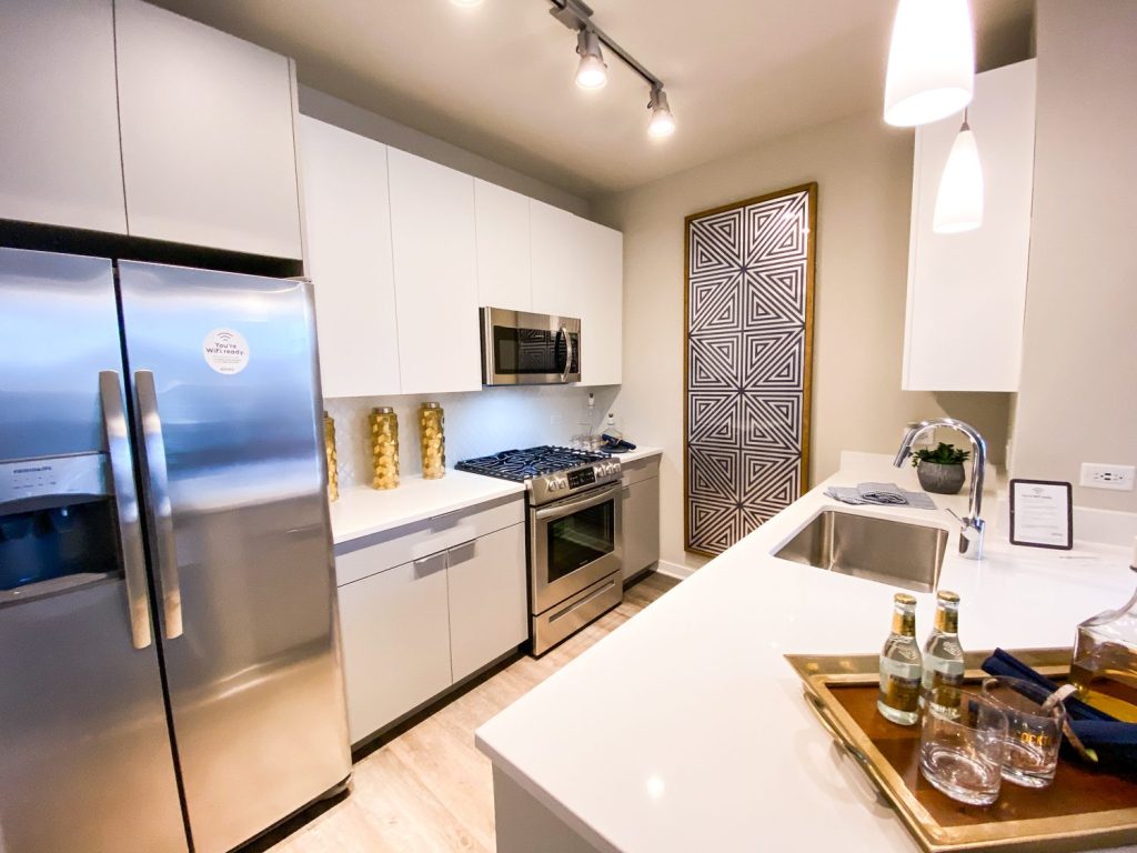Modern kitchen at Alta Grand Central Apartments in Chicago's South Loop