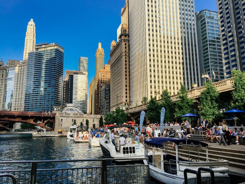 A view of Chicago's Riverwalk