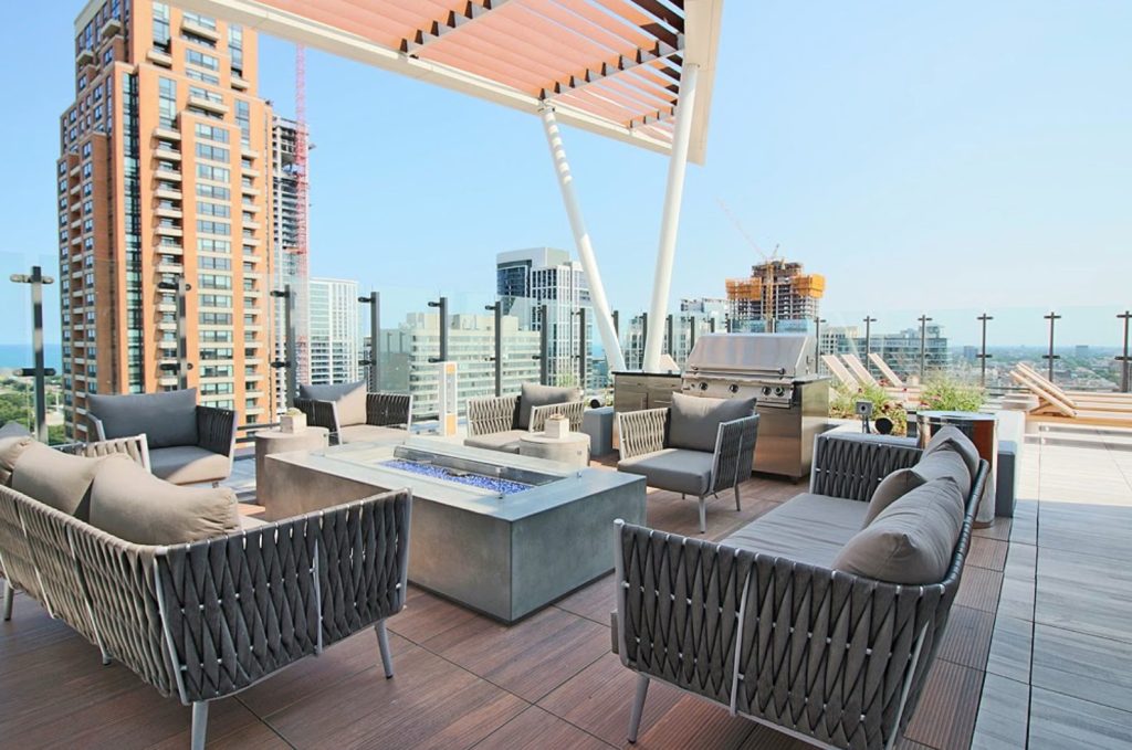 A rooftop view of Chicago's South Loop from Eleven 40 luxury apartments