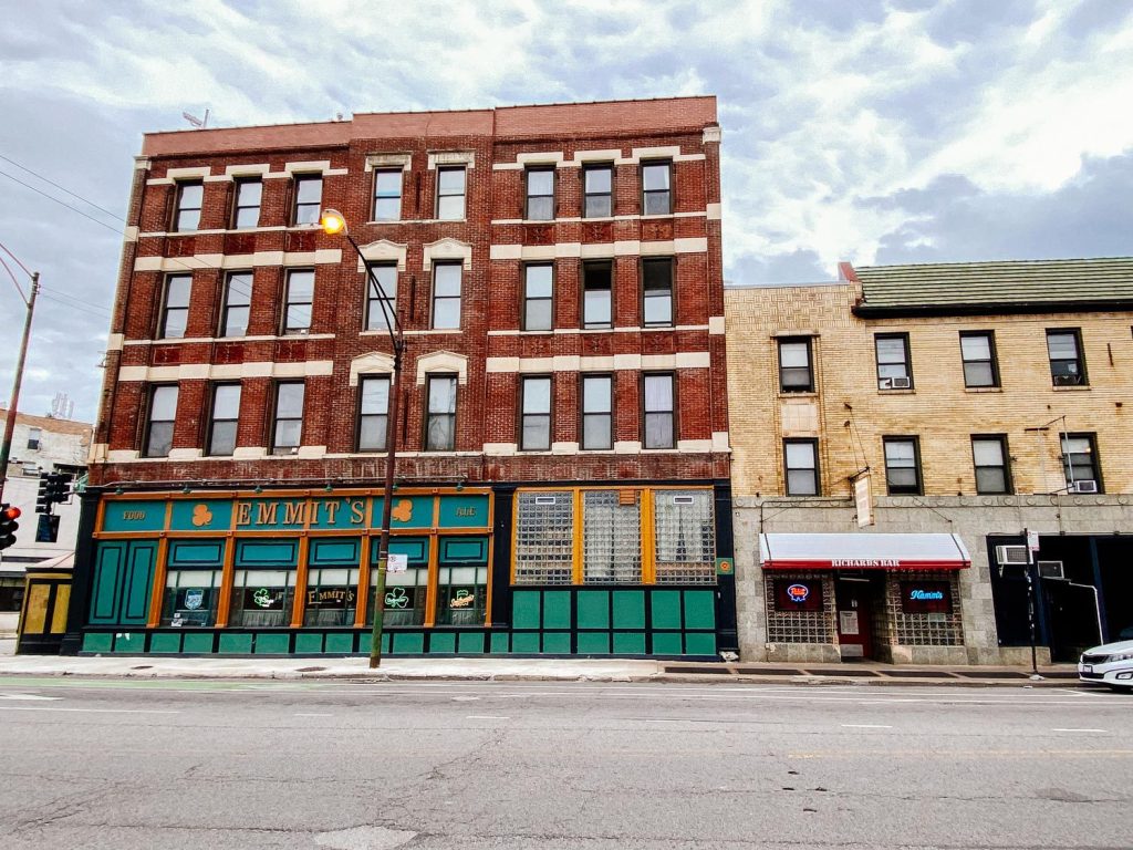 Emmit's Irish Pub in Chicago's Fulton River District