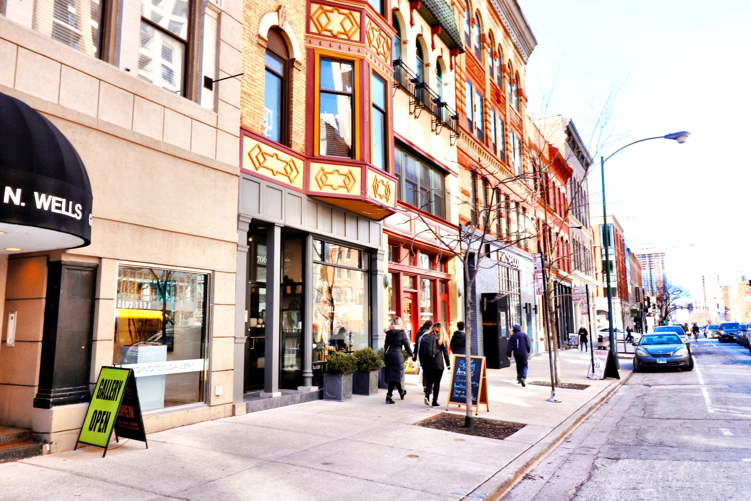 Street shot of River North Gallery District