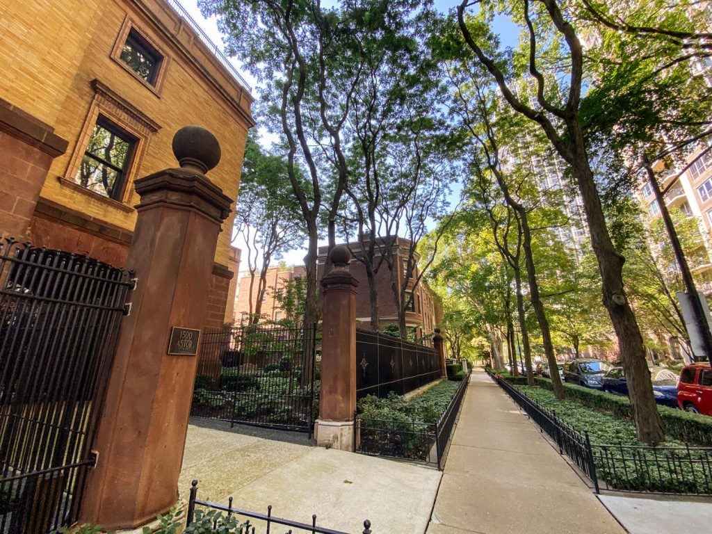 Historic homes line the streets in Chicago's Astor Street District in Chicago's Gold Coast