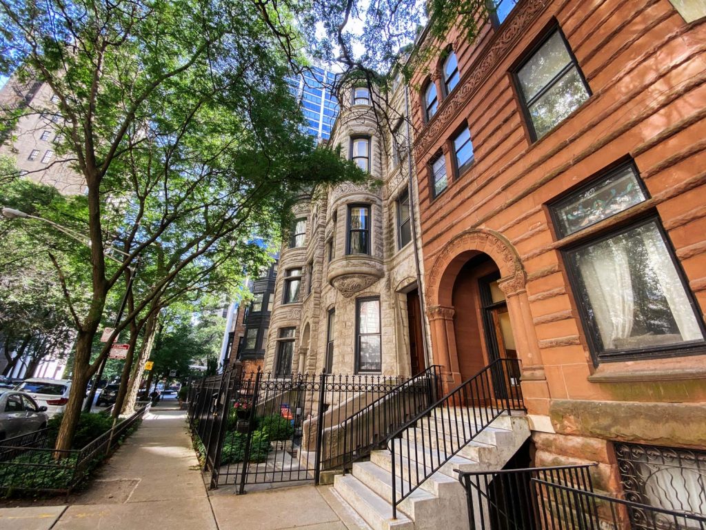 Historic Victorian homes in the Astor District in Chicago's Gold Coast neighborhood