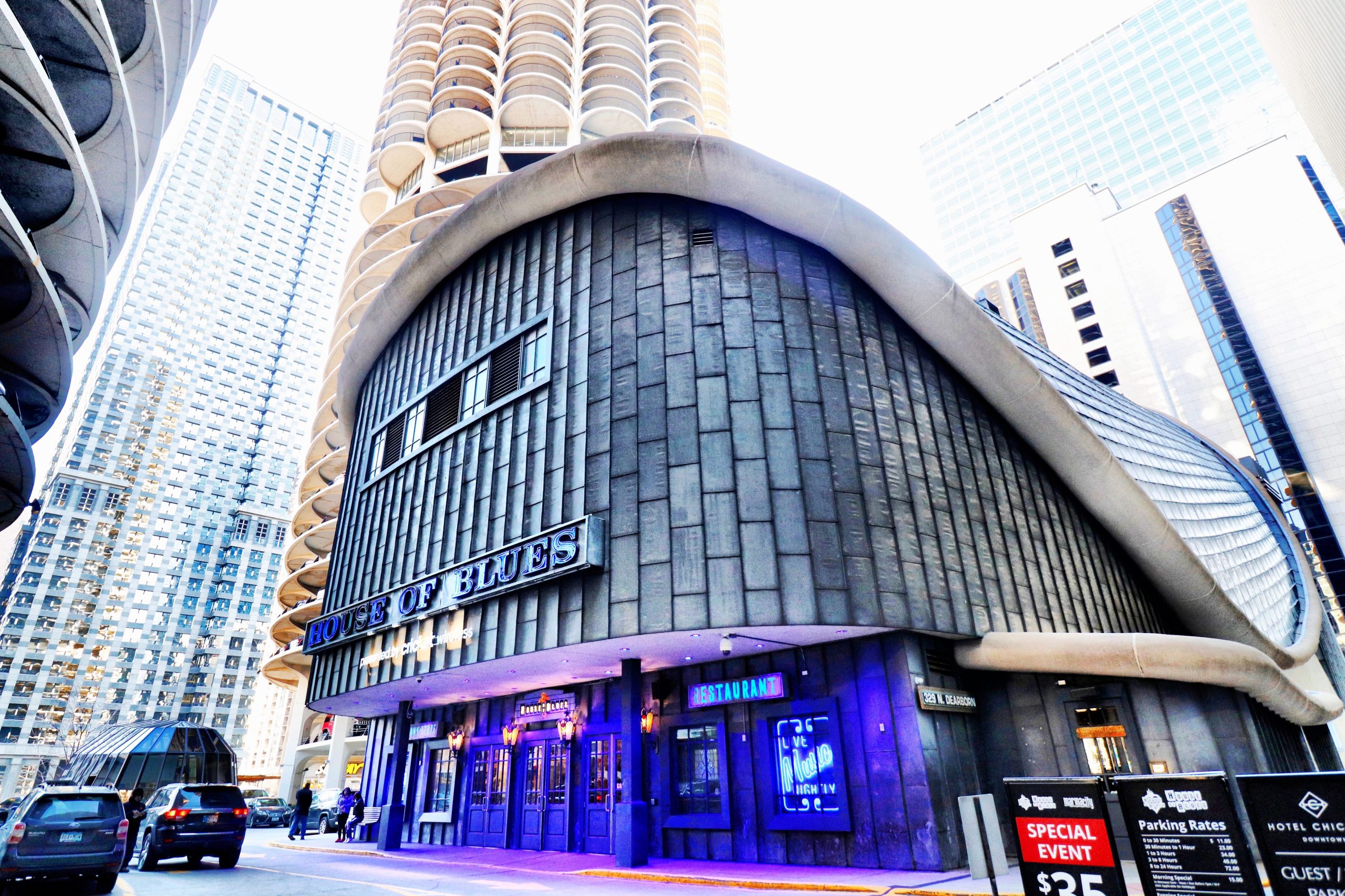 Photo of exterior of House of Blues in River North