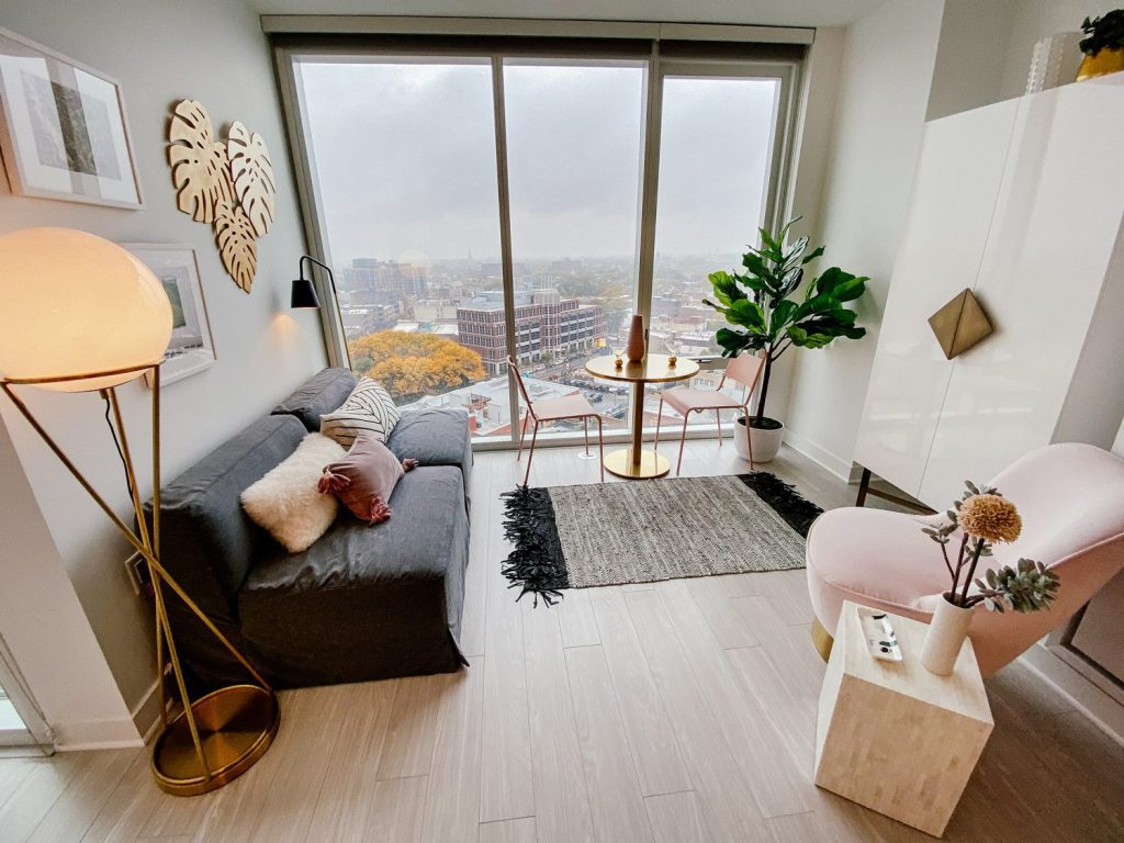 A light-filled living space at Lincoln Common apartments