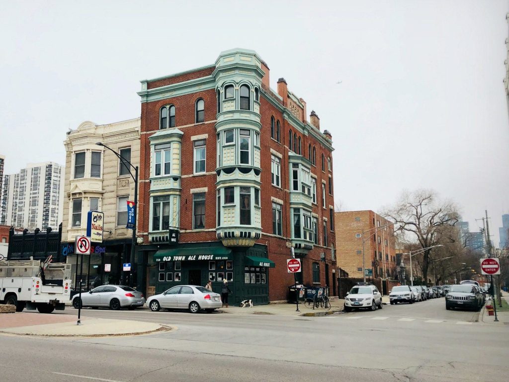 The historic Old Town Ale House in Chicago's Old Town neighborhood. 