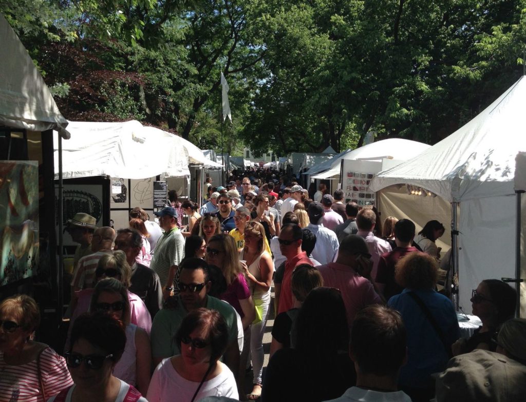 Crowds at the Old Town Art Fair in Chicago 