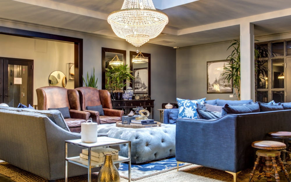 Bush Temple Lobby - Apartments in Chicago