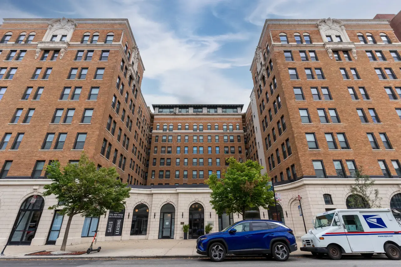 Somerset Place Chicago Building